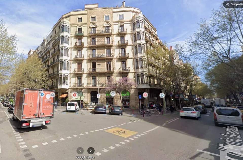 Cantonada València 203 amb Enric Granados, Pamb, Google Maps