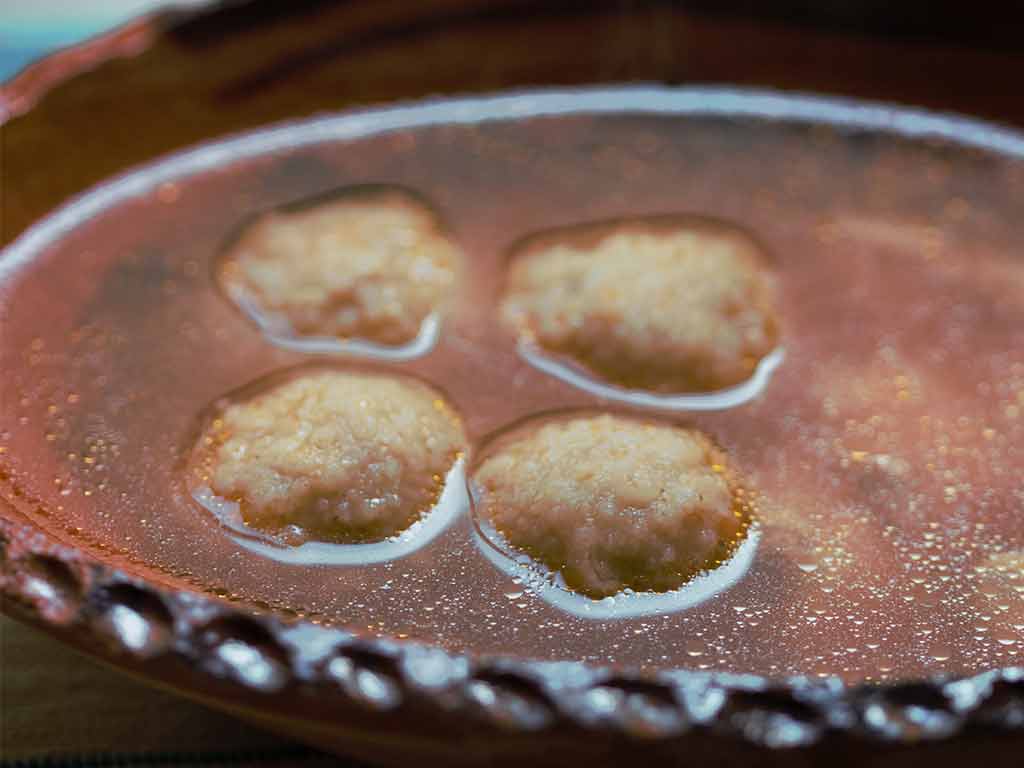 Sopa torrada con pelotillas: la receta revelada por una abuela del Lluçanès