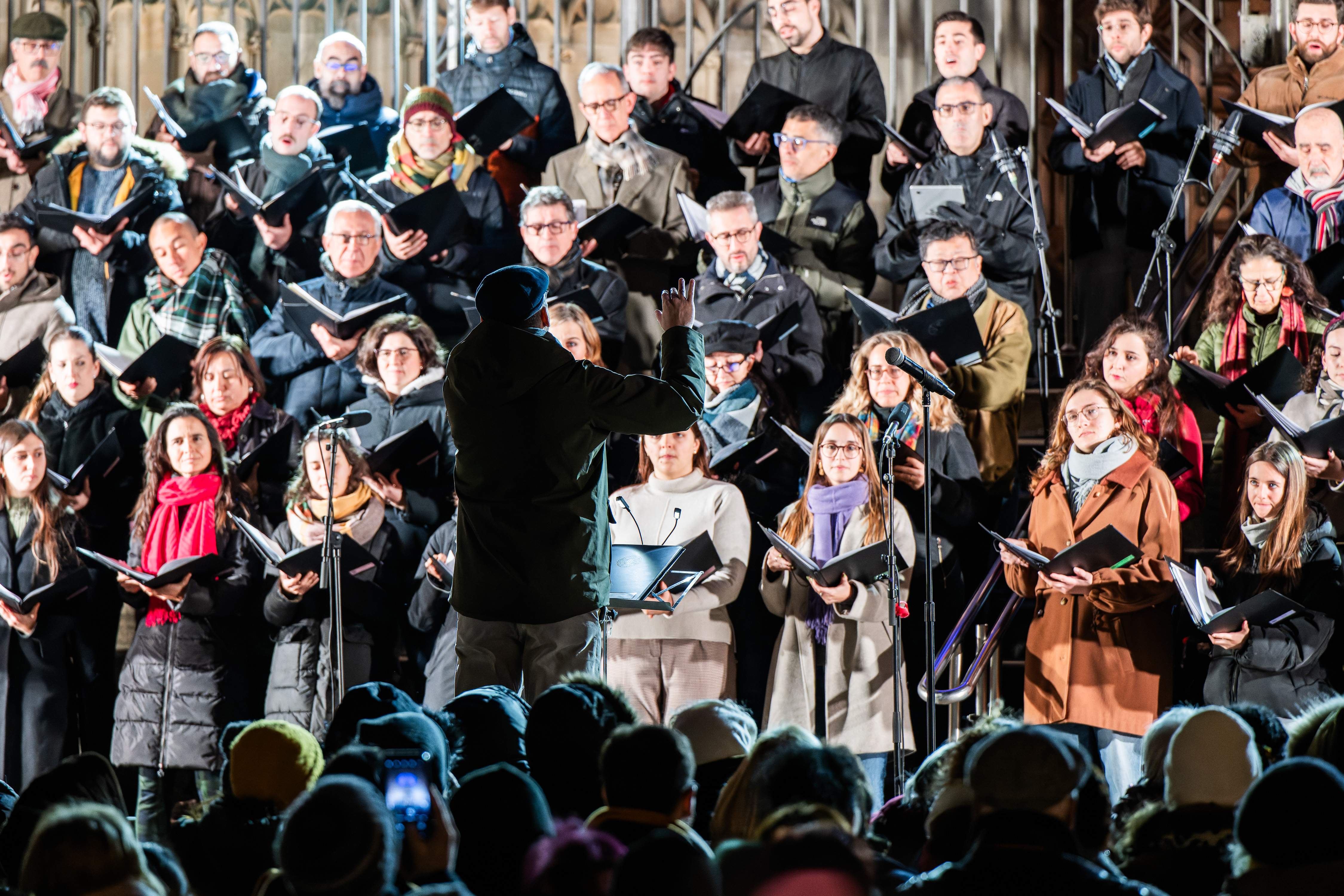 Barcelona homenatja les corals i recupera les fonts ornamentals per celebrar Nadal 2025