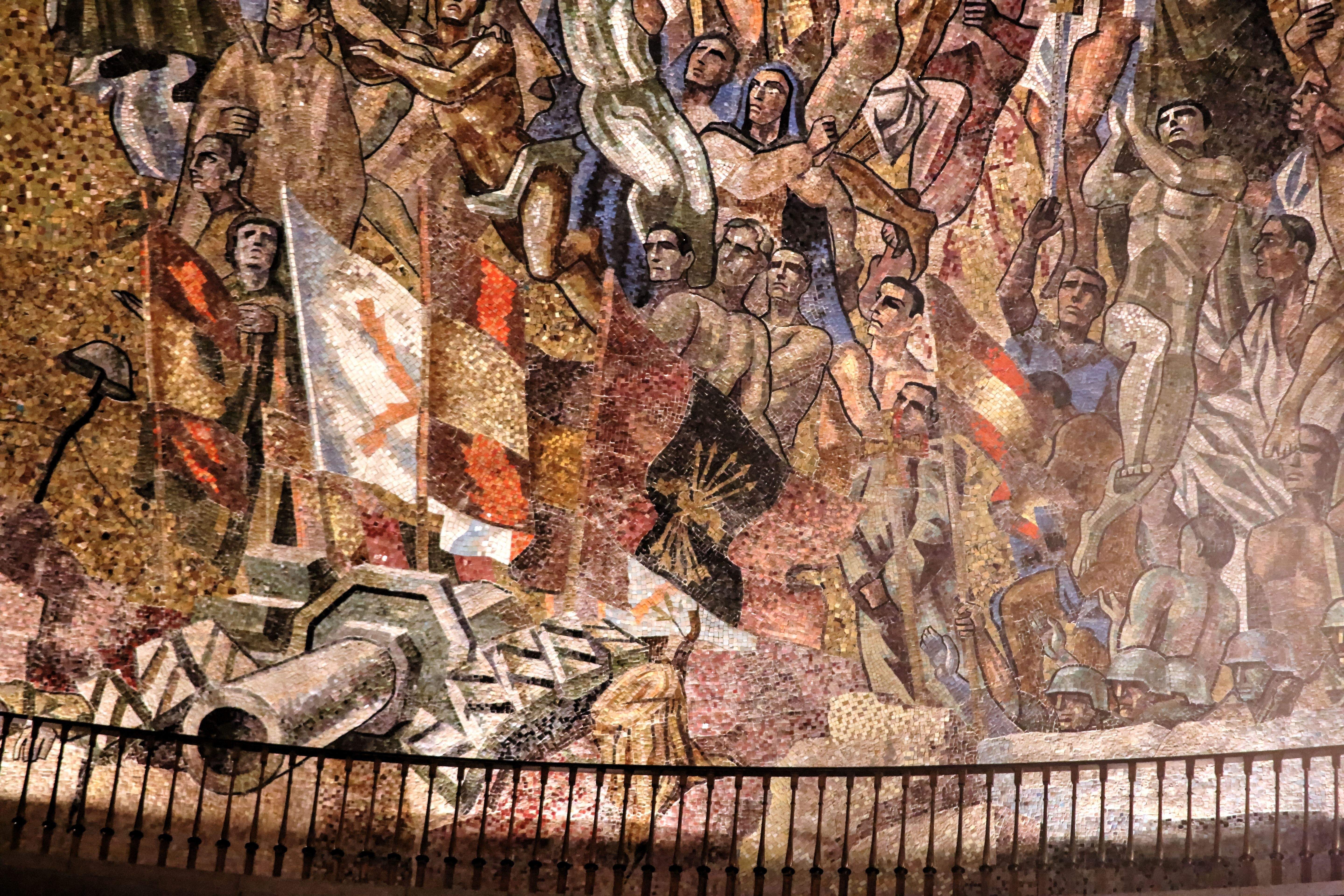 Representació feixista en un mosaic de la cúpula basílica Valle Caídos