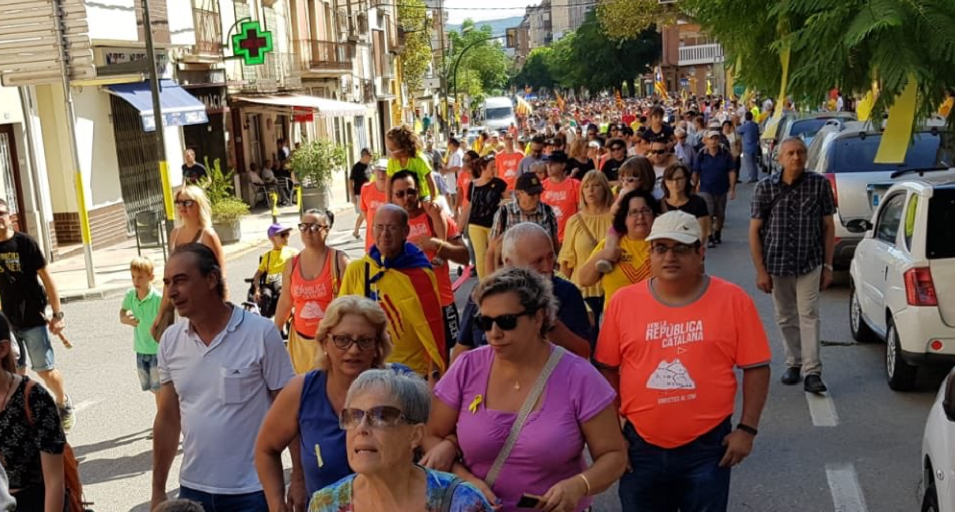 Commemoració multitudinària de l'1-O per tot Catalunya