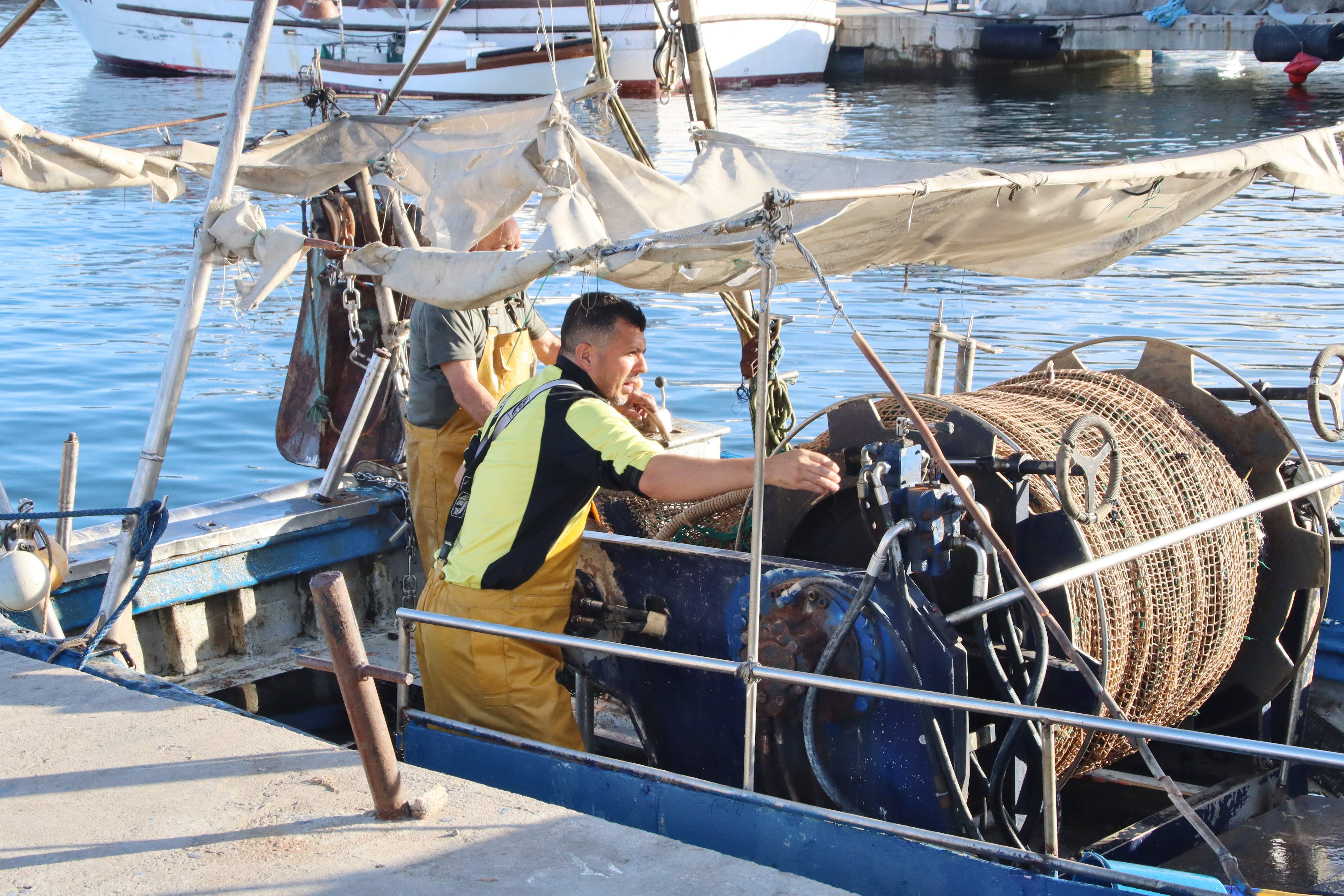 Pescadores catalanes estallan por los límites de pesca a las puertas de Navidad: "Es insostenible"
