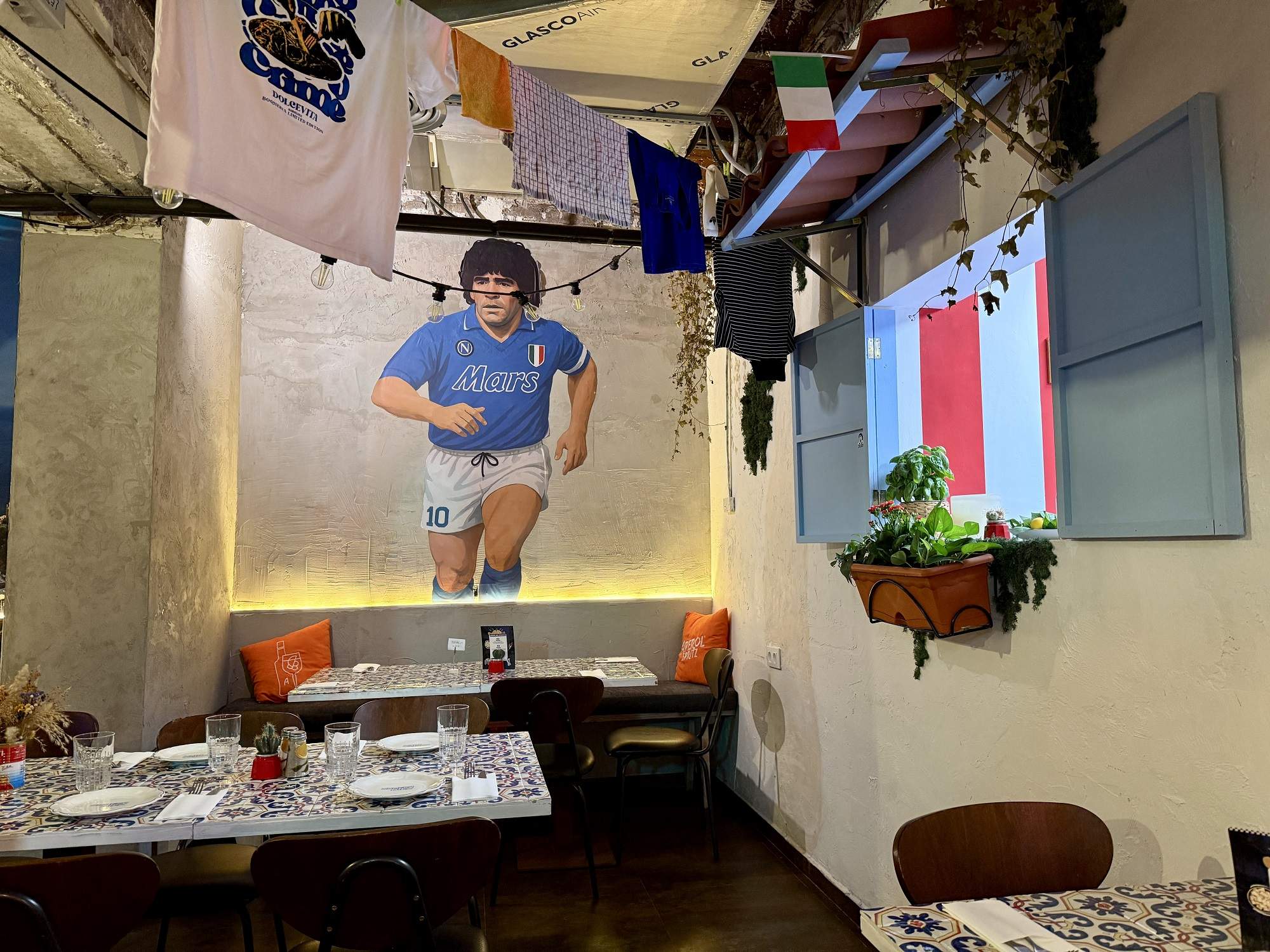 La pizzería napolitana de Barcelona que rinde homenaje a Maradona