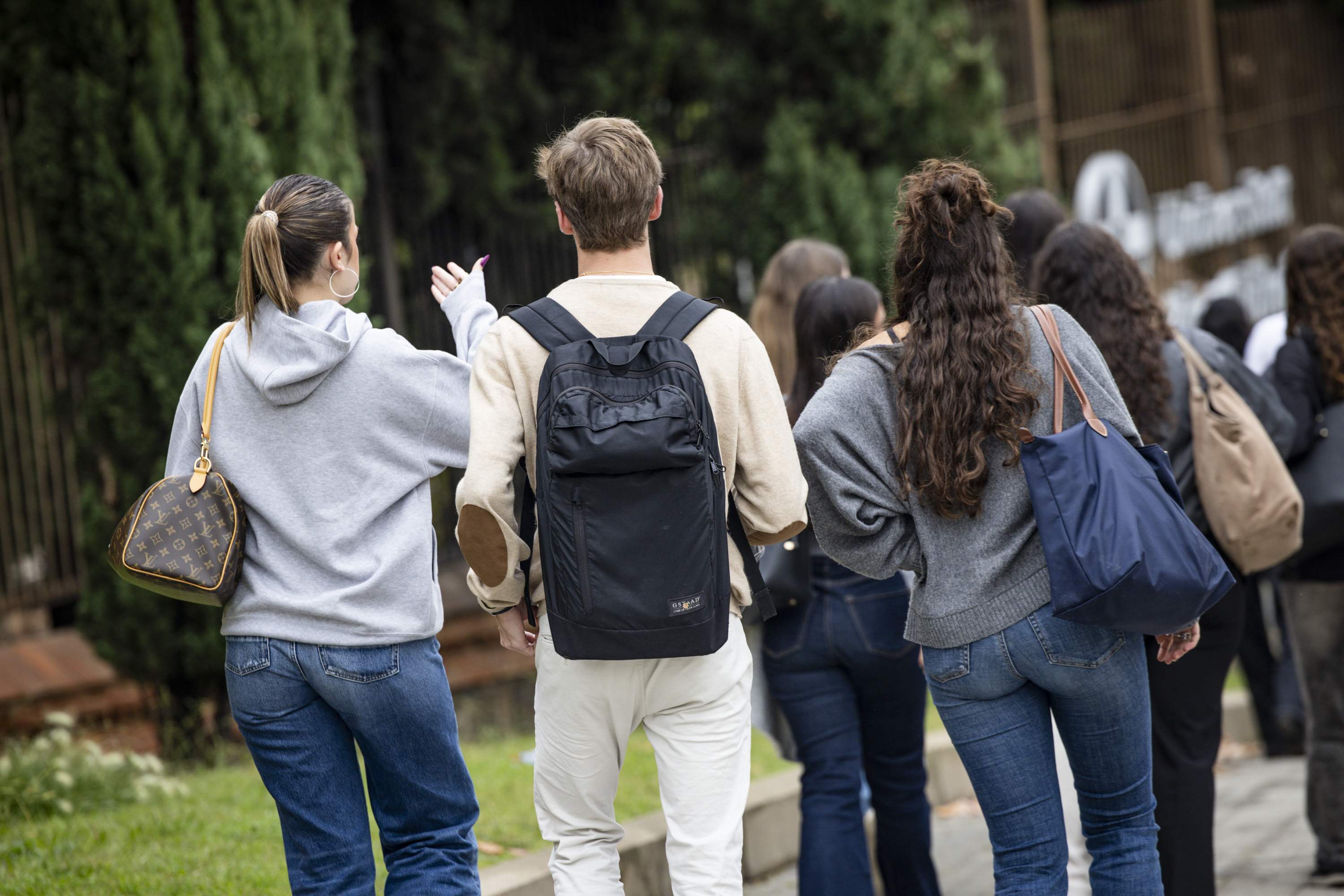 Els adolescents catalans, hiperconnectats a les xarxes i més consumidors de pornografia que els espanyols
