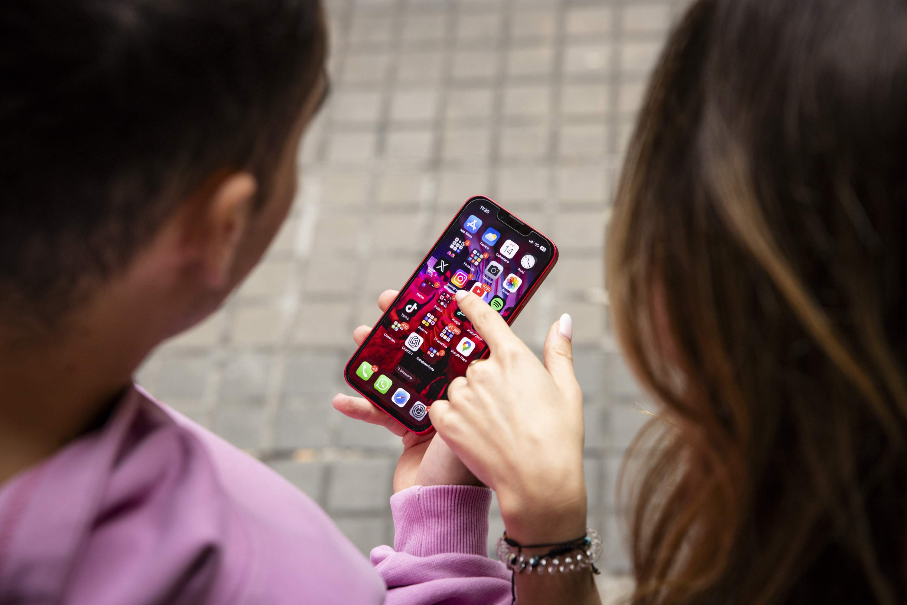 El Gobierno pedirá a la fiscalía que investigue a X, Meta y TikTok por "pornografía infantil"