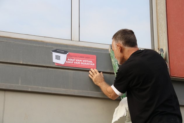 placa col·legis referendum ACN