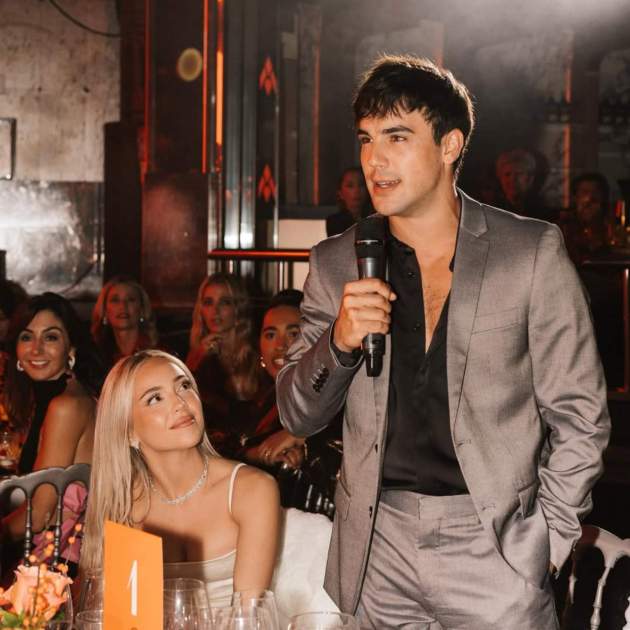 Óscar Casas y Ana Mena en la gala Glamour   Instagram