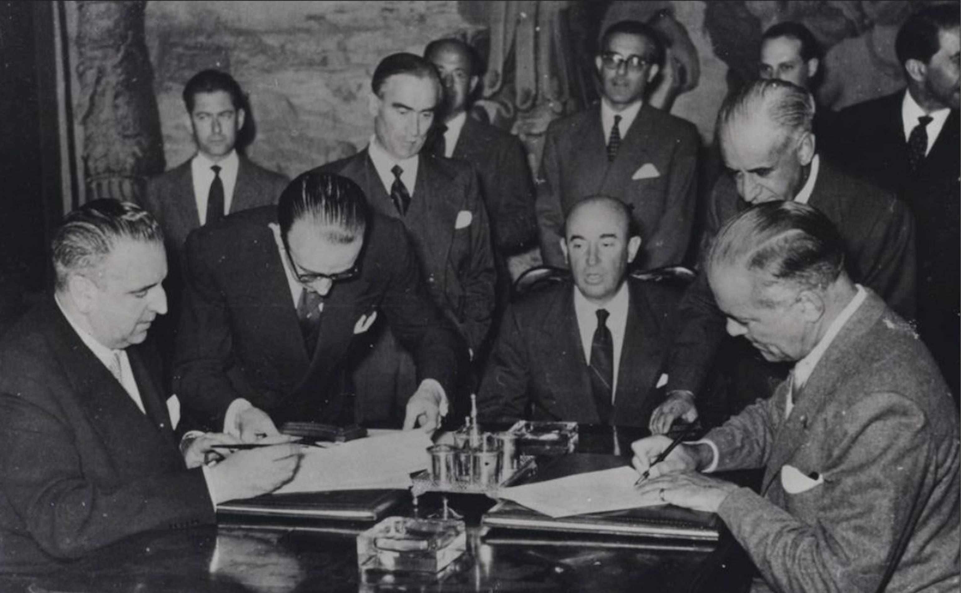 Signatura dels Pactes hispano nordamericans. Font Universitat d'Alcalà Signatura dels Pactes hispano nordamericans. Font Universitat d'Alcalà