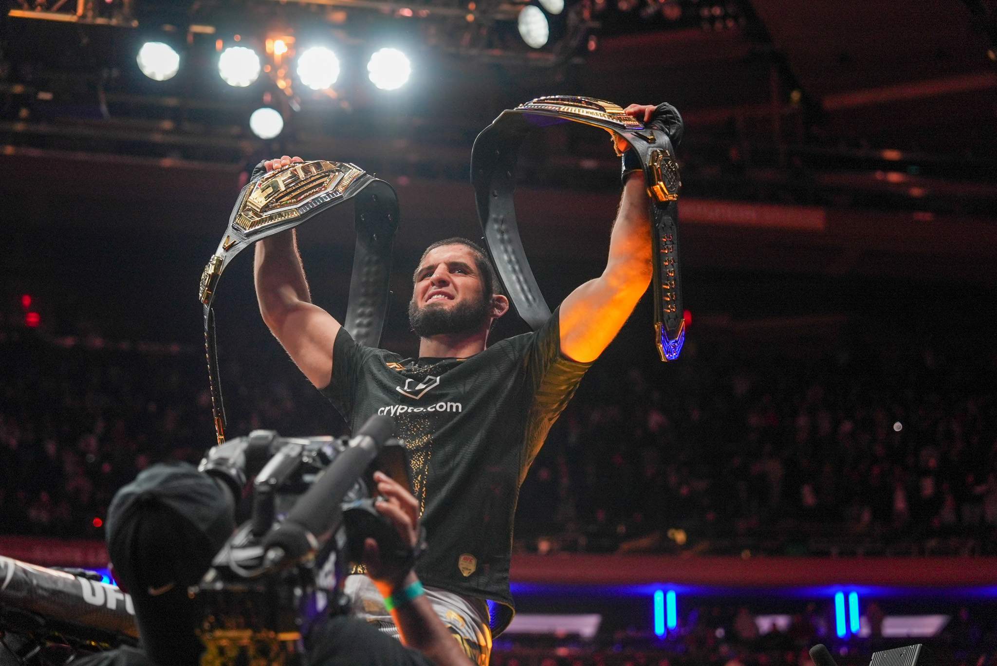 Islam Makhachev hace historia en la UFC e Ilia Topuria no se corta: "Te pondré a dormir"