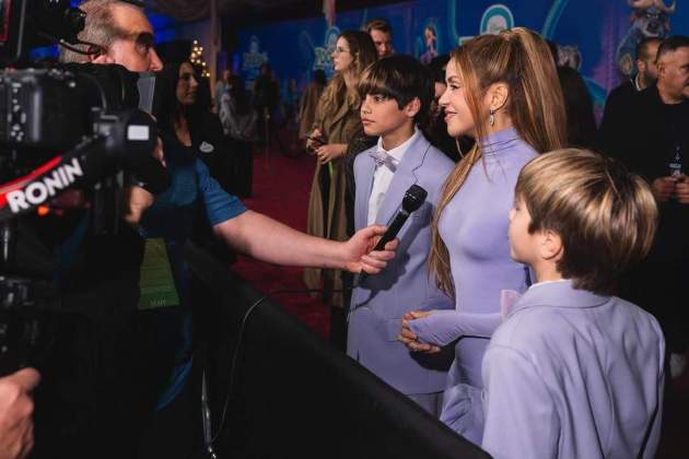 Shakira, Milan i Sasha amb la premsa / Instagram Shakira, Milan i Sasha amb la premsa / Instagram