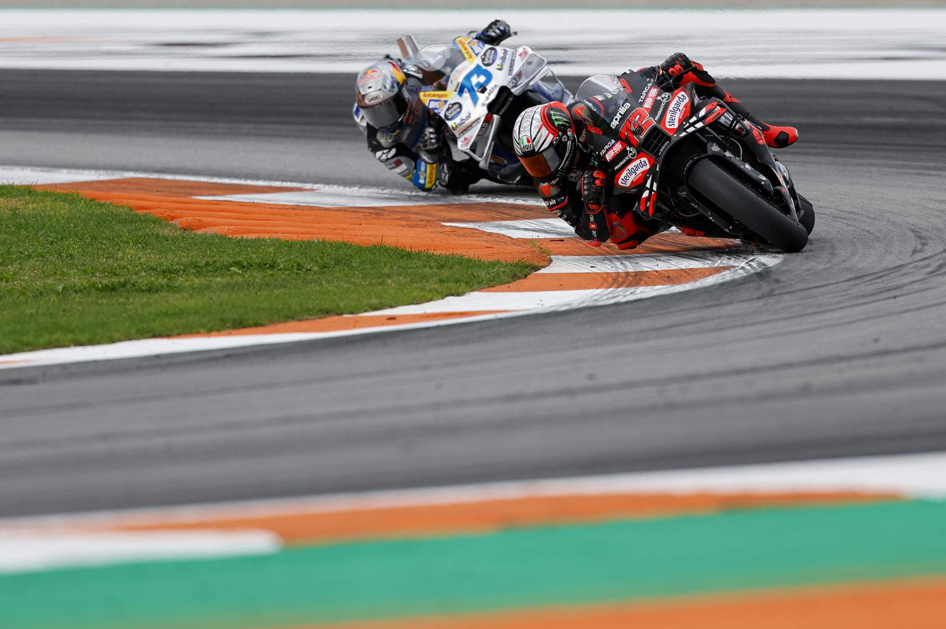 Àlex Márquez es desinfla a València i es queda sense l'última festa de l'any en una exhibició de Bezzecchi