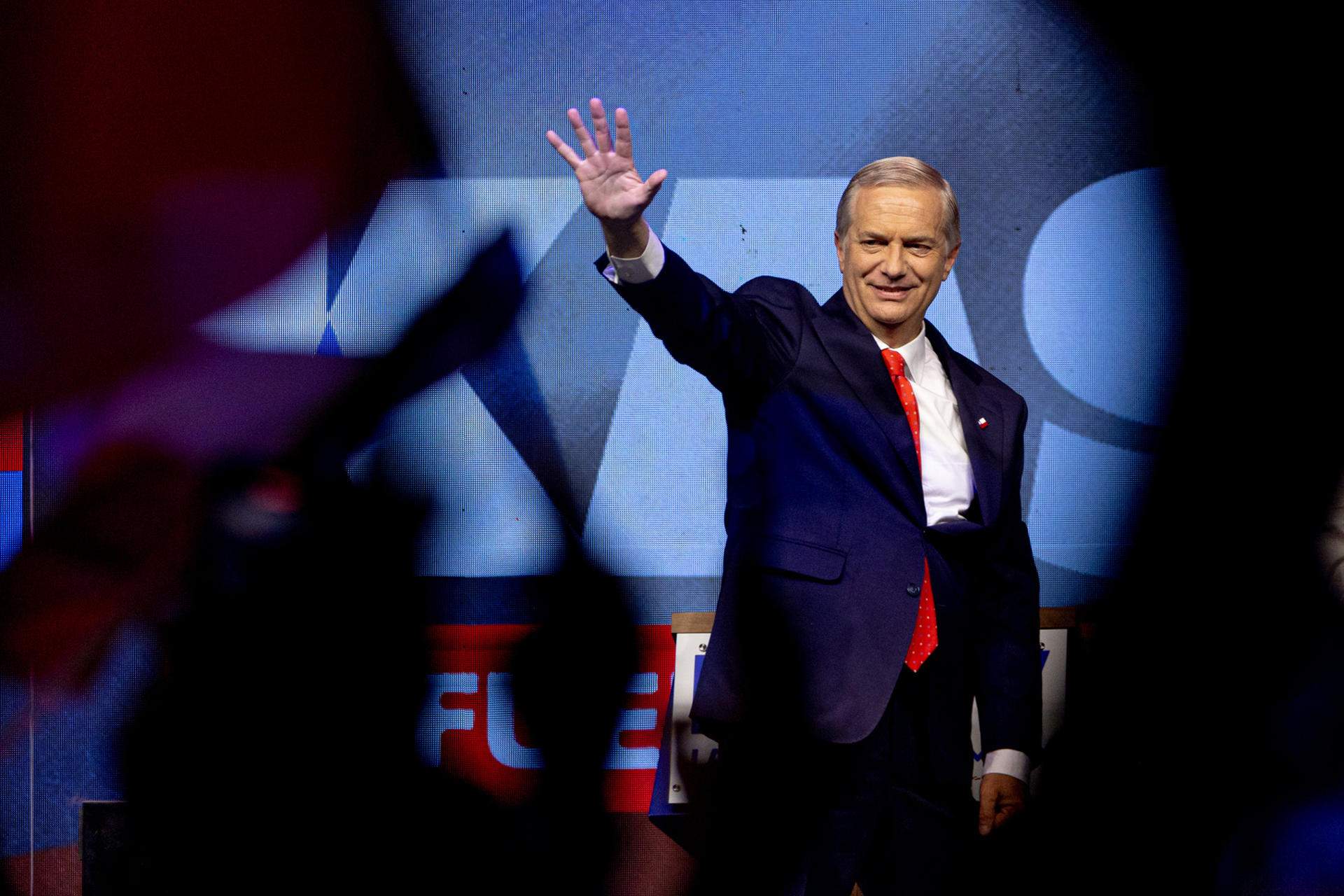 Kast, el ultra 'fome' y cercano a Pinochet y al nazismo que quiere ser el presidente de Chile