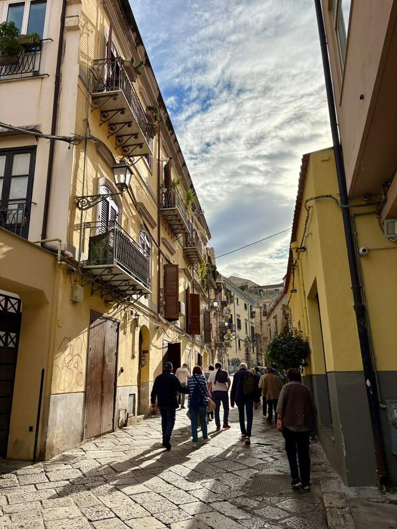 6. Palermo. Entorno del Palacio de los Normandos. Cedida Rosa Massagué 6. Palermo. Entorno del Palacio de los Normandos. Cedida Rosa Massagué