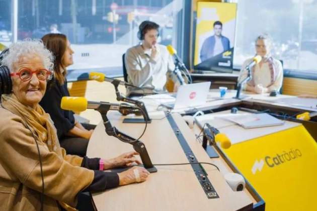 Roser Capdevila y sus hijas, las tres mellizas reales Catalunya Ràdio2 Roser Capdevila y sus hijas, las tres mellizas reales Catalunya Ràdio2