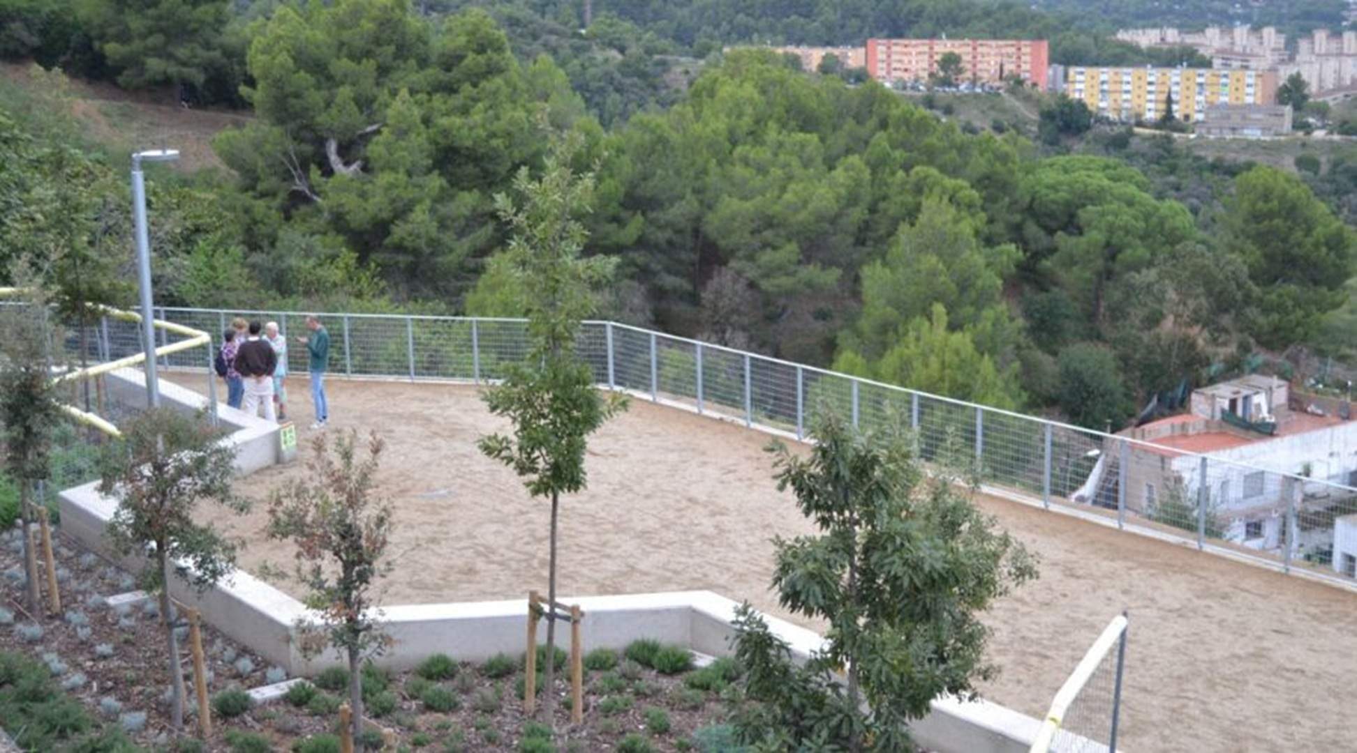 Barcelona estrena un nuevo mirador orientado al Vallès en Torre Baró