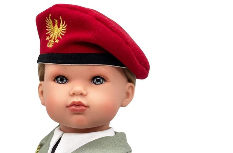 Elionor nina militar, web Elionor nina militar, web