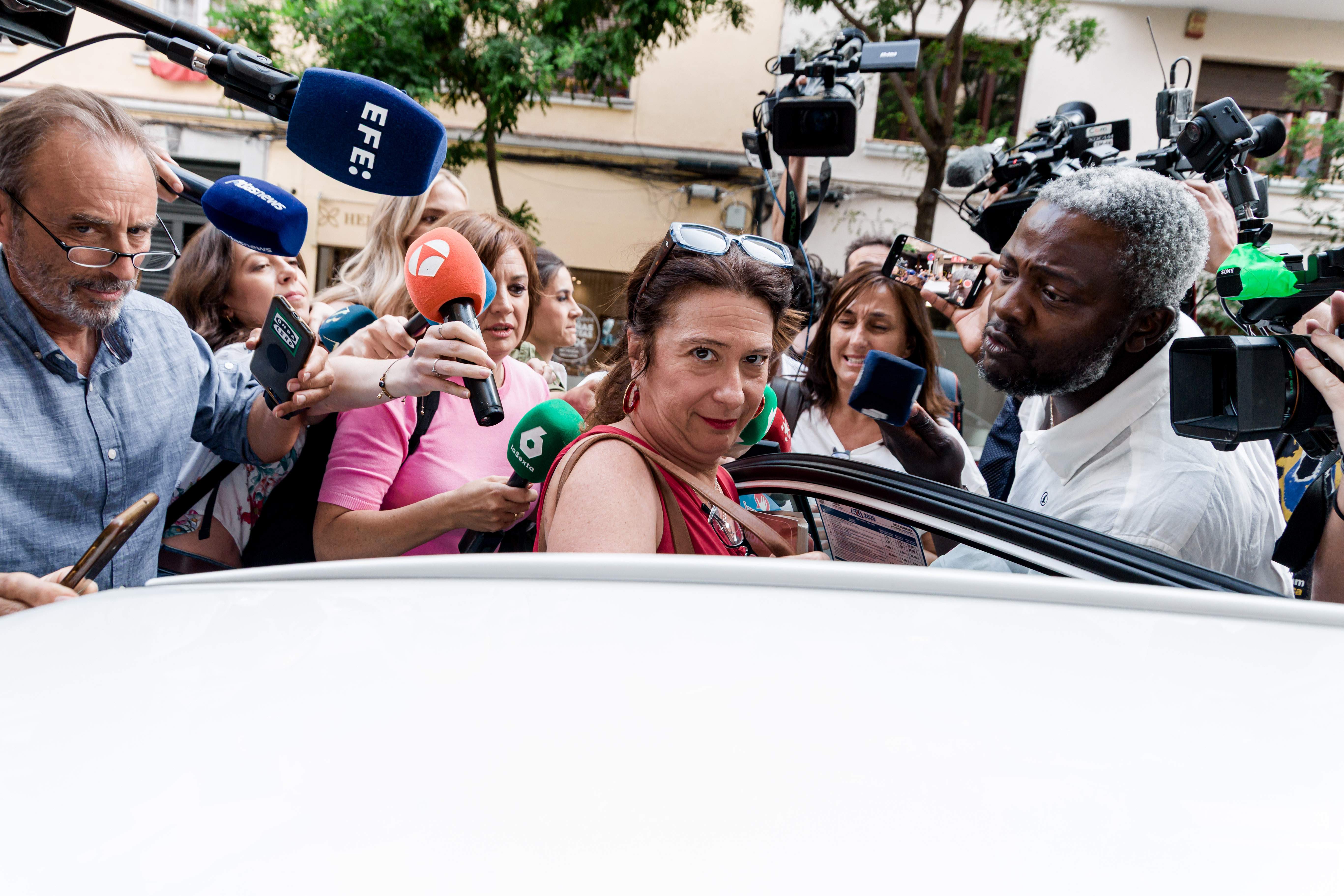 Leire Díez niega vínculos con el PSOE y asegura que se reunió dos veces con Cerdán como periodista