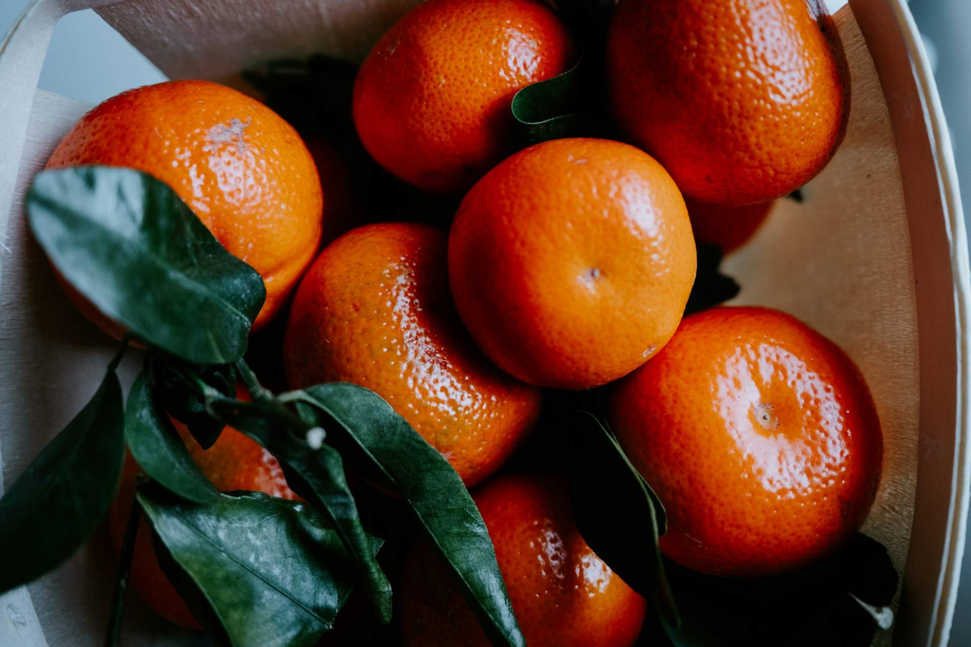 ¿Está madura una mandarina que tiene la piel verde?