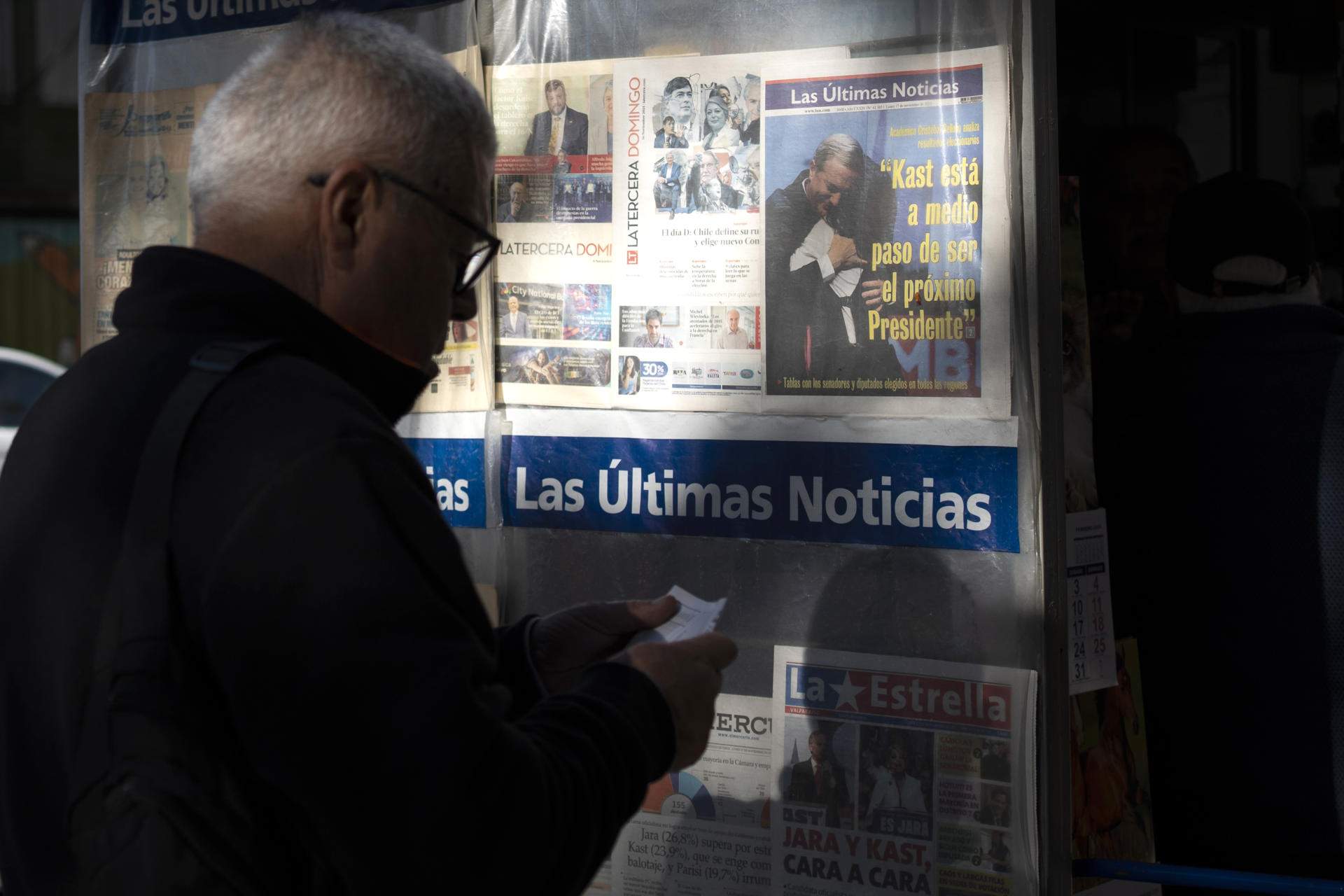La prensa chilena al día siguiente de la primera vuelta / EFE La prensa chilena al día siguiente de la primera vuelta / EFE