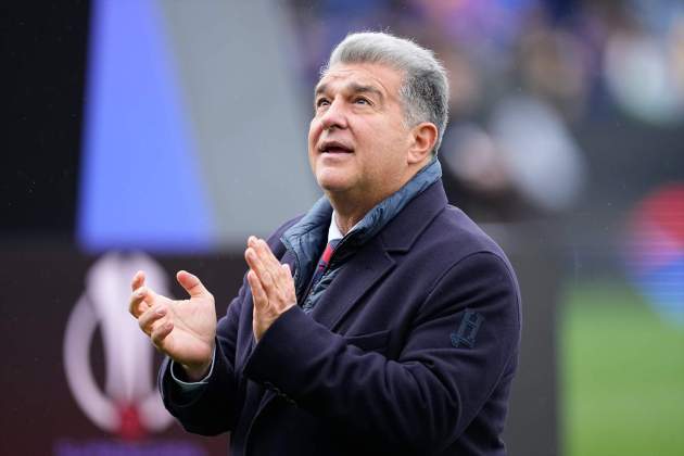 Joan Laporta aplaudint