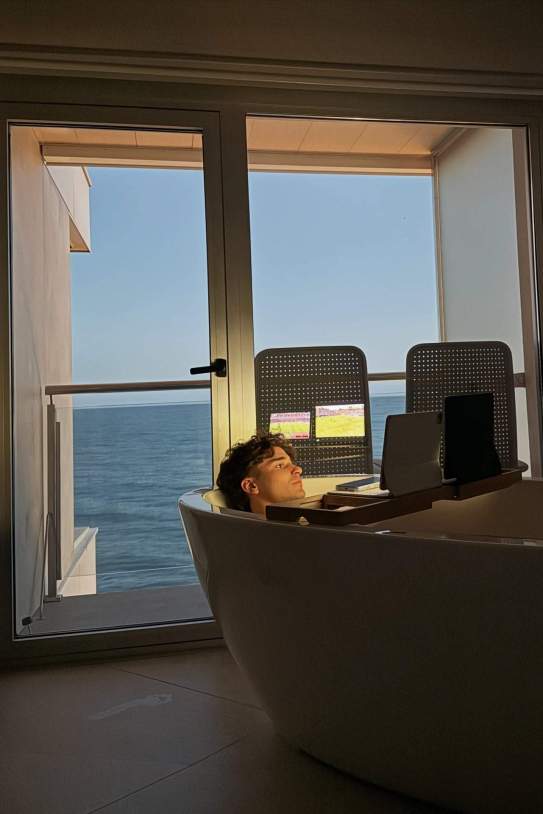 juliaanalvarez 1763415892 3768128072256864732 1025950178 juliaanalvarez 1763415892 3768128072256864732 1025950178