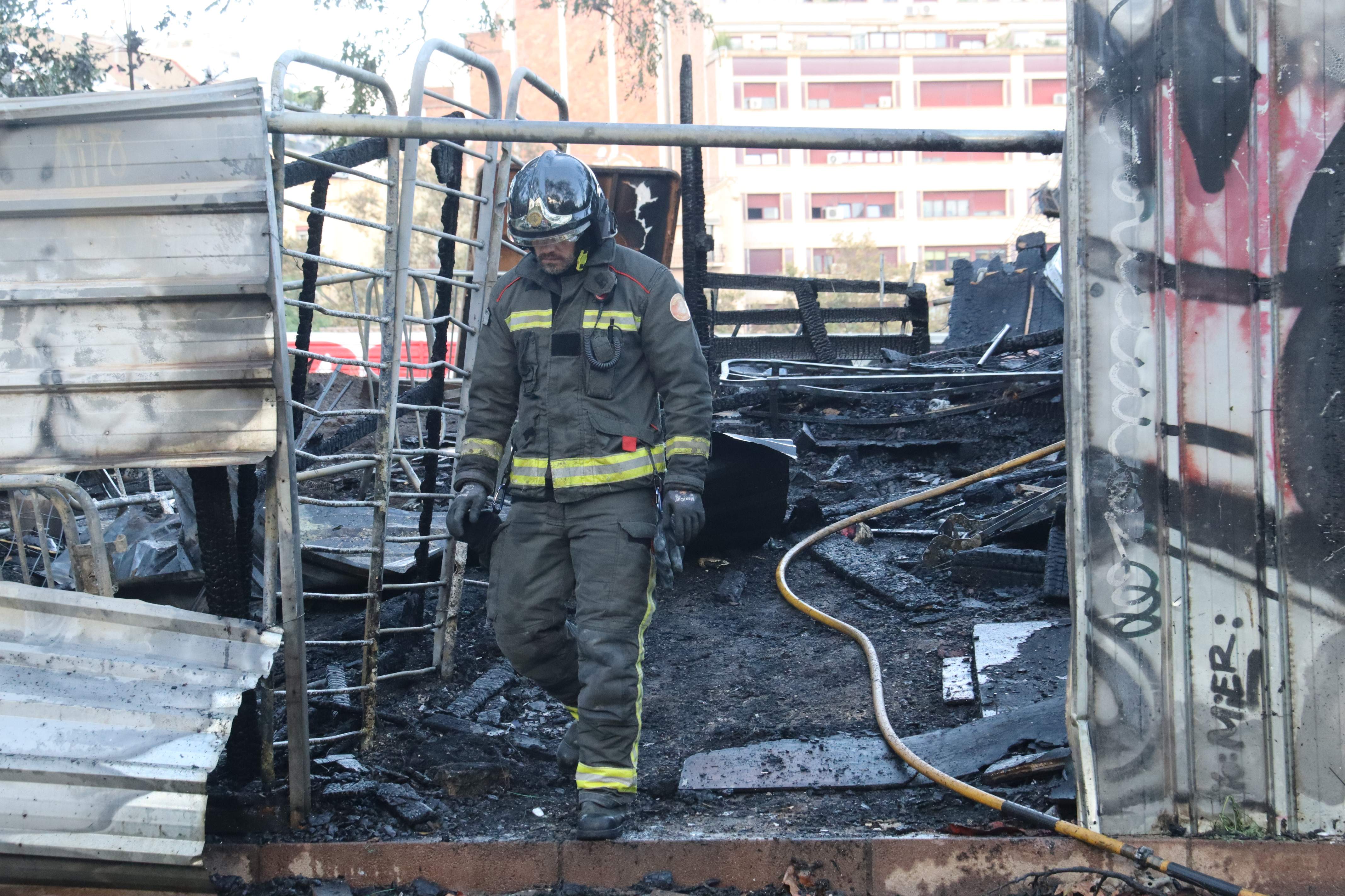 Junts reclama el “desmantelamiento de los asentamientos” tras el incendio de barracas en Barcelona