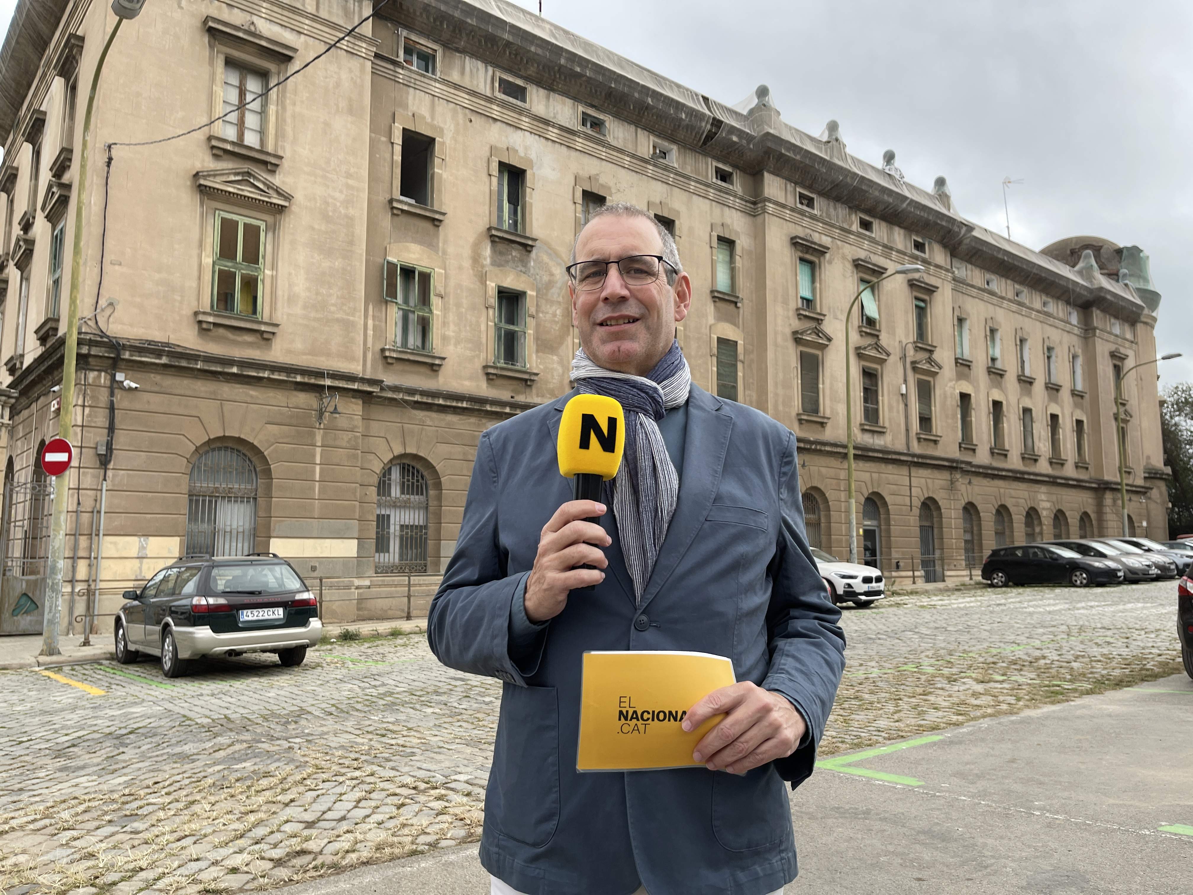 ¿Hay que salvar del derribo la antigua estación de mercancías de la Sagrera?