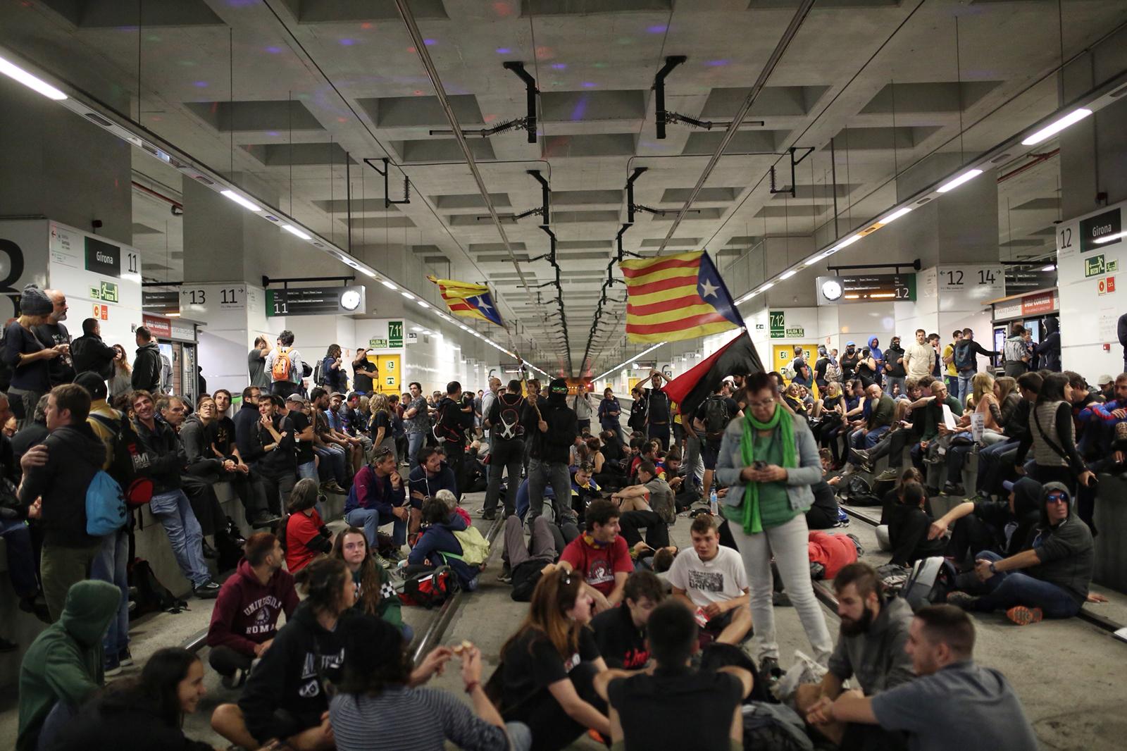 Los CDR reclaman en la calle que se implemente el mandato del 1-O