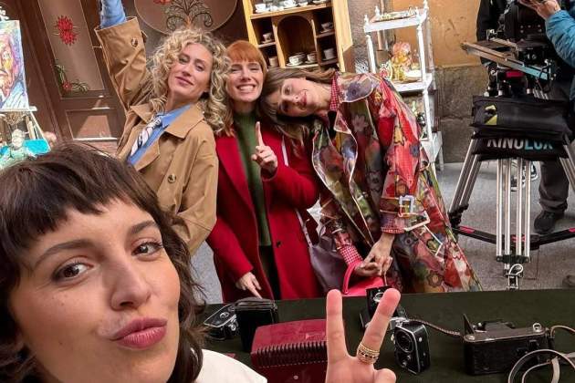 Imatge feta en el set de rodatge de Valeria / Instagram