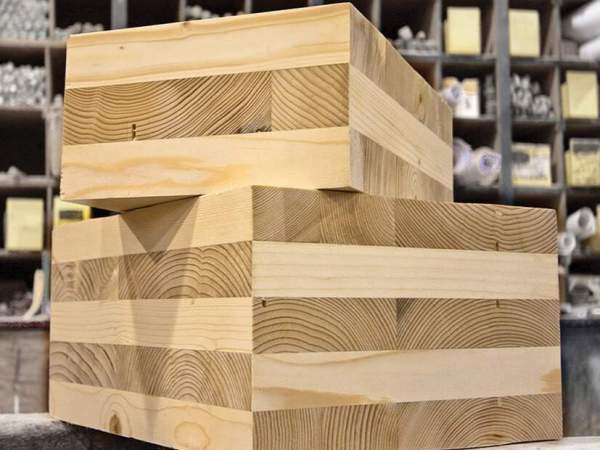 Paneles de madera contralaminada CLT, del grupo Boix, de Puig reig Paneles de madera contralaminada CLT, del grupo Boix, de Puig reig