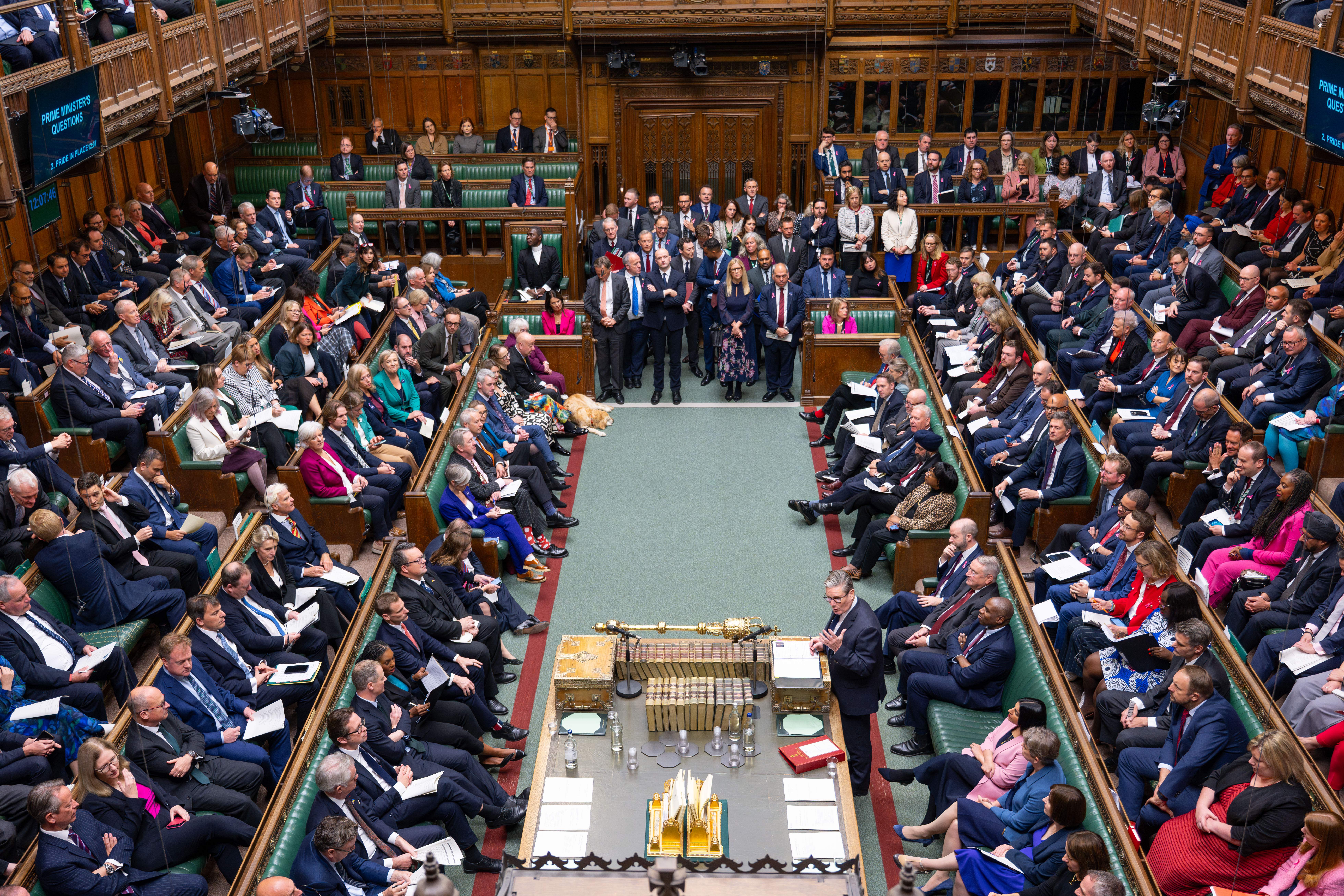 El Reino Unido alerta a sus diputados de que espías chinos quieren reclutarlos a través de LinkedIn