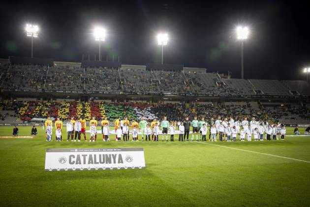 Cataluña y Palestina, antes del partido / Foto: Carlos Baglietto