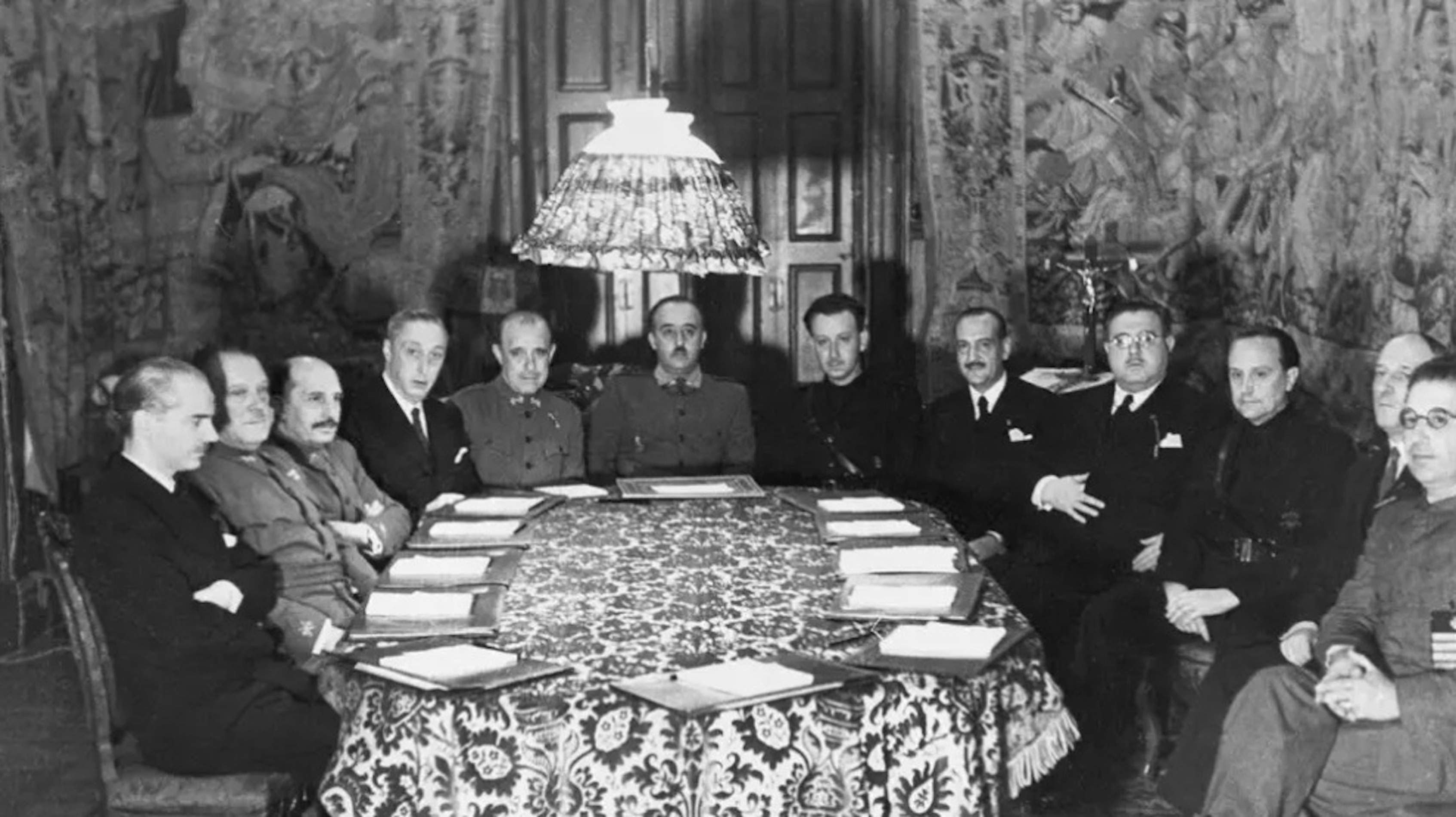 ¿Cómo consiguió Franco perpetuarse en el poder?