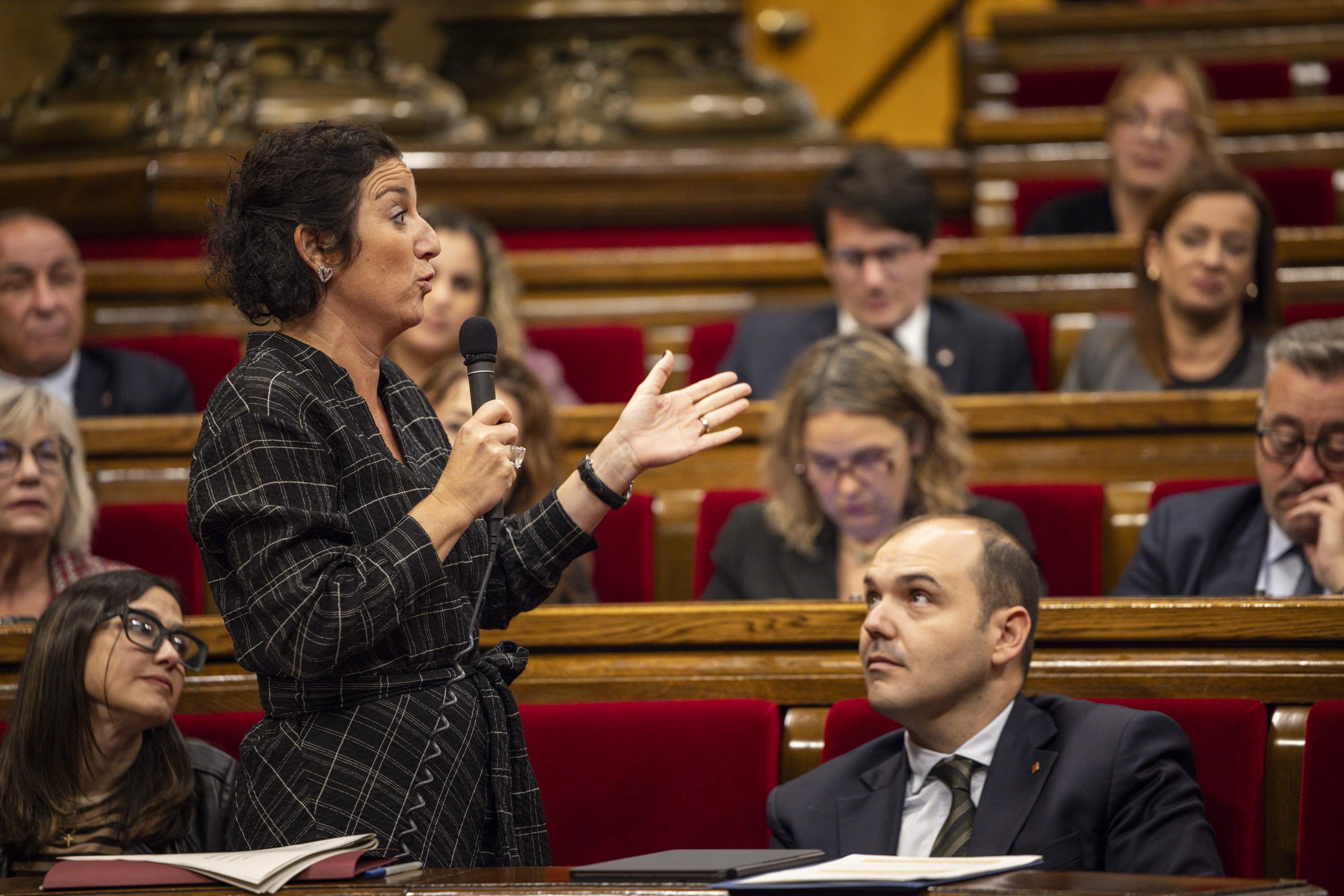 El Parlament prorroga los presupuestos con los votos de PSC, ERC y Comuns pendientes de la financiación