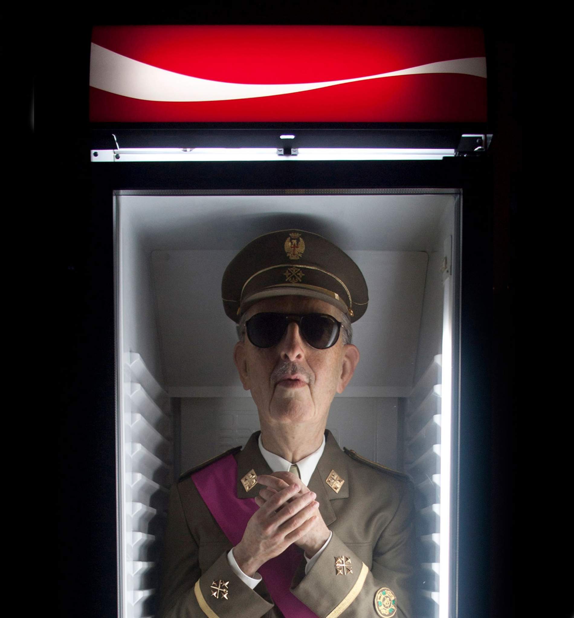 Desgraciadamente, Franco no está del todo muerto en algunas portadas