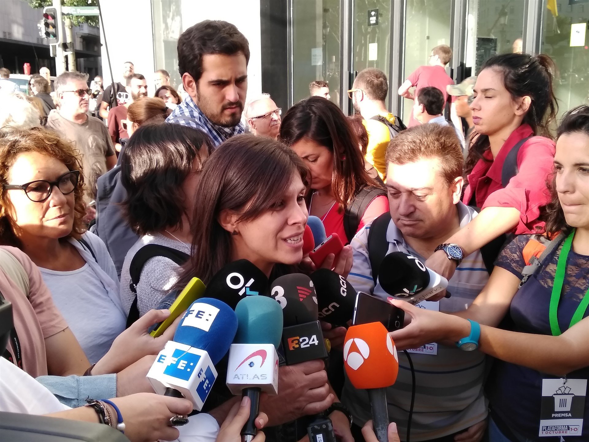 ERC repta Celaá a "repassar les càmeres dels policies"