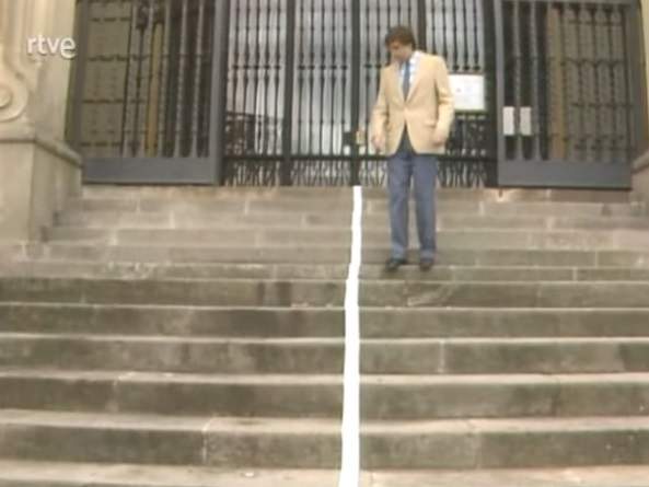 Emilio Aragón, seguint una línia blanca a 'Ni en vivo ni en directo' TVE