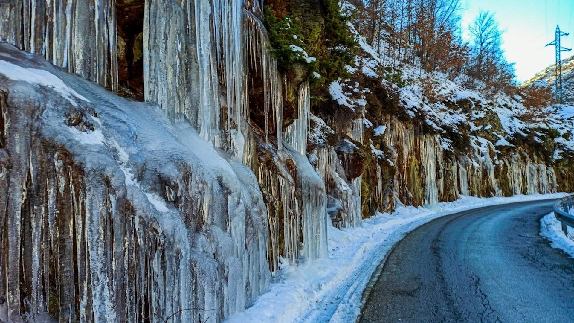 Arriba la pitjor part del fred àrtic a Catalunya: vent glaçat, neu i perill de gelades negres