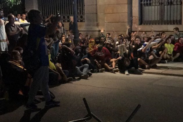 ELNACIONAL manifestacio aniversari 1-O Parlament - Alba Solé
