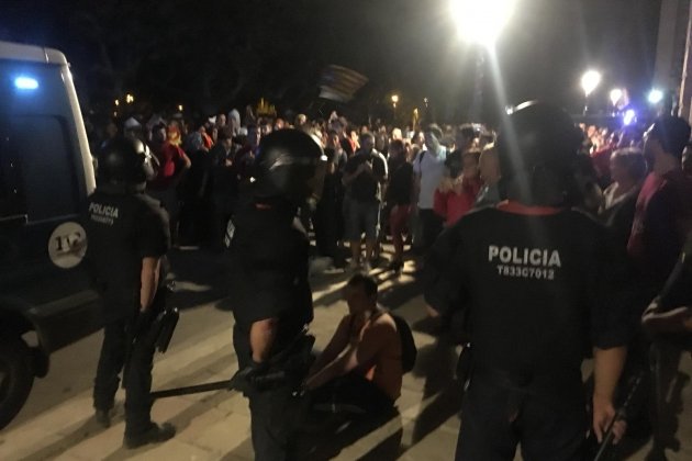ELNACIONAL Manifestacio aniversari 1-O Parlament - Sergi Alcàzar