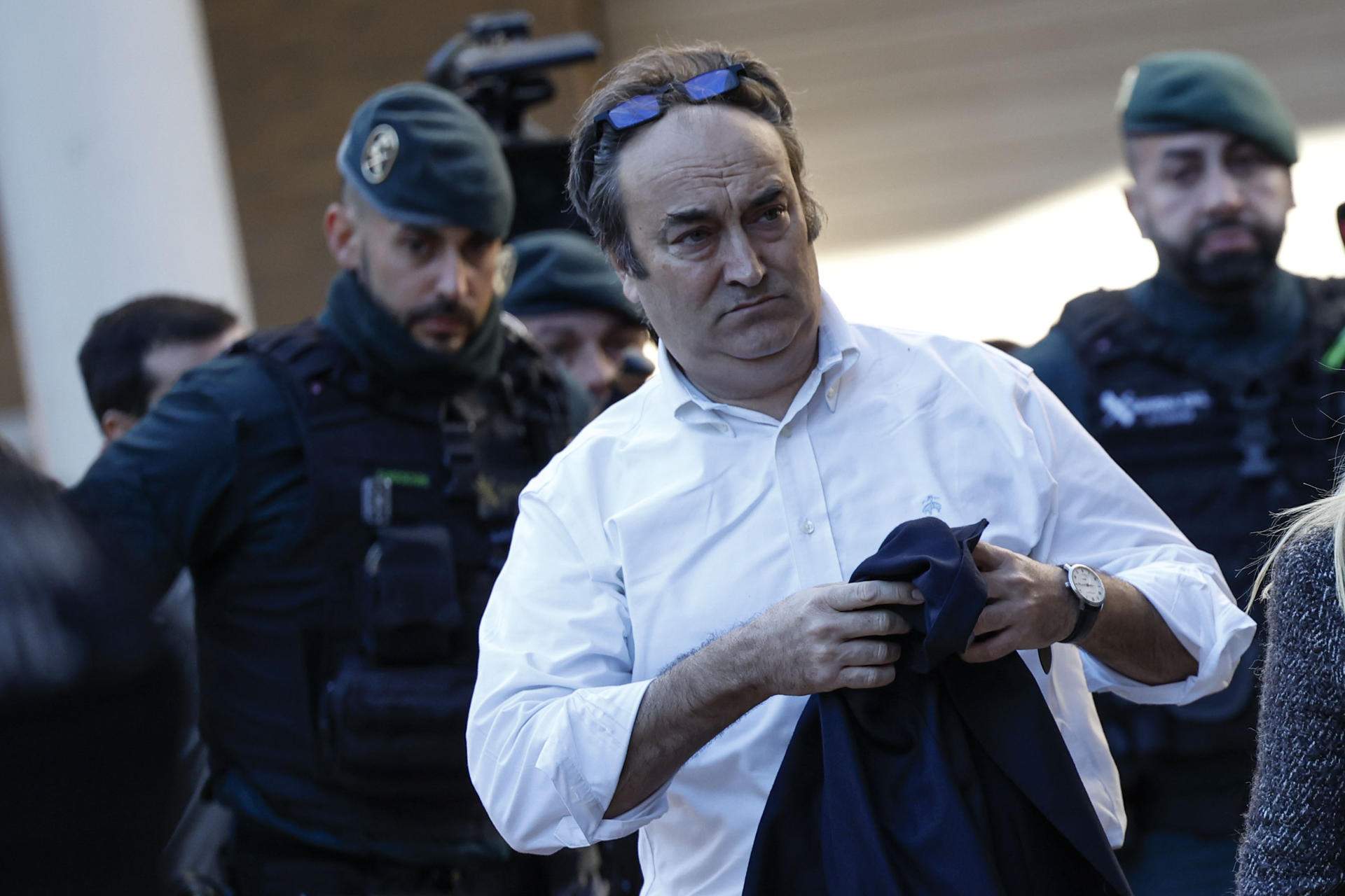 L’amo d’El Ventorro declara que Mazón i Vilaplana van marxar del restaurant entre les 18.30 i les 19.00 hores