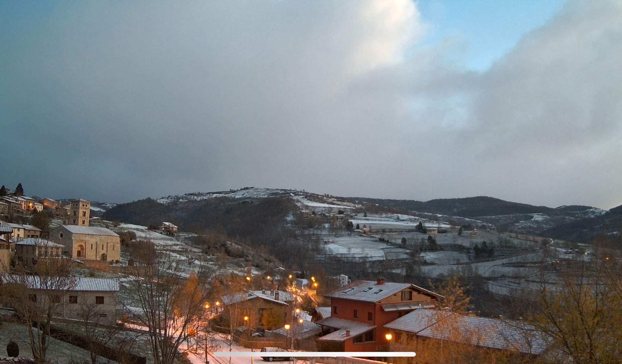 El congelador ártico no da tregua a Catalunya: frío de invierno con heladas, tramontana y temporal marítimo