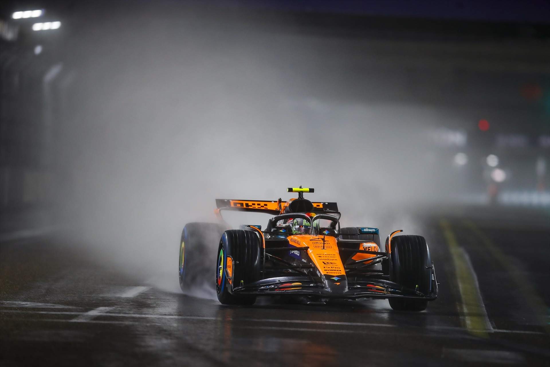 Norris domina una qualy extrema a Las Vegas amb dos miracles de Sainz i Alonso sota la pluja