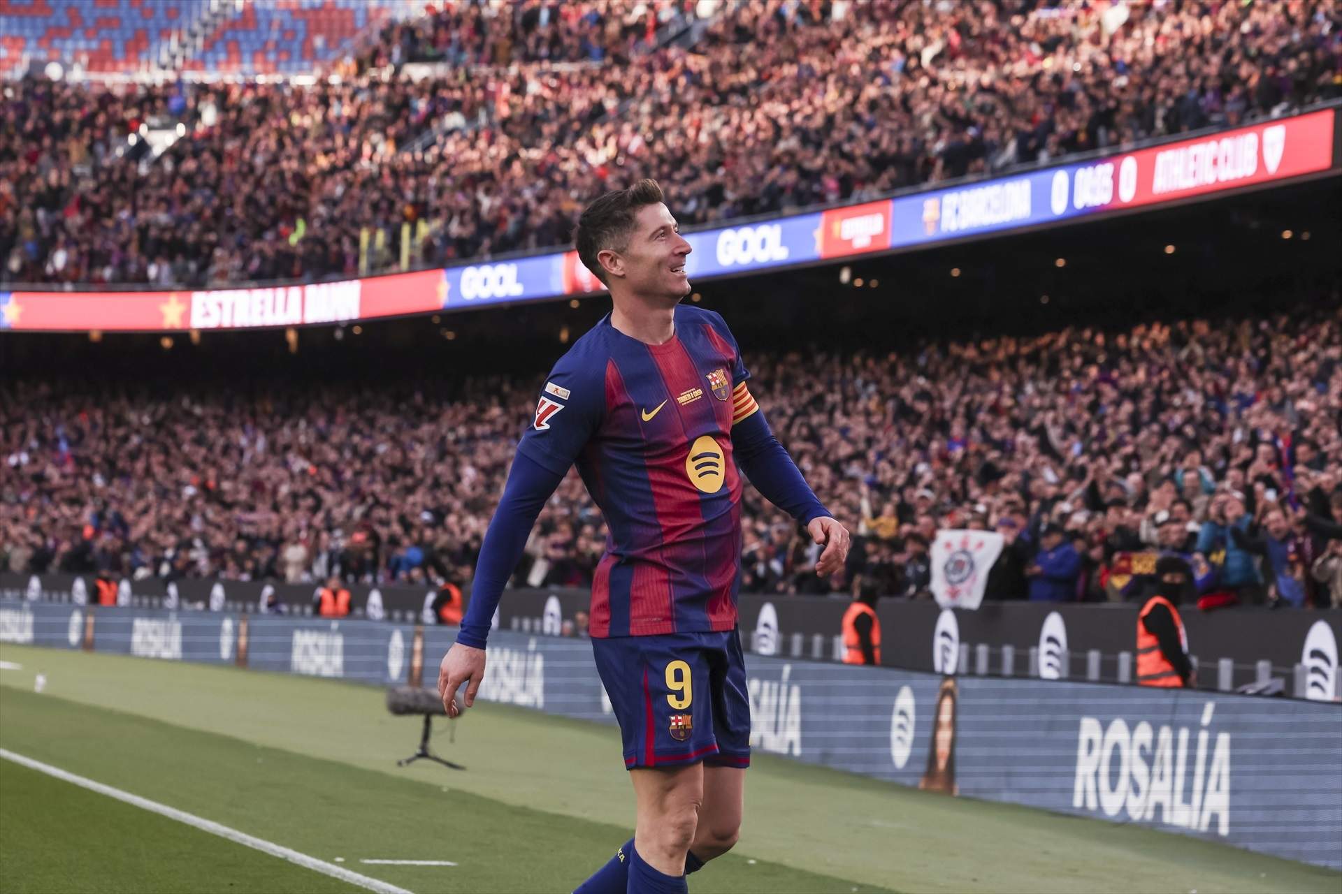 Lewandowski no vol anar a l'Aràbia i seguirà a Europa si el Barça no li renova el contracte