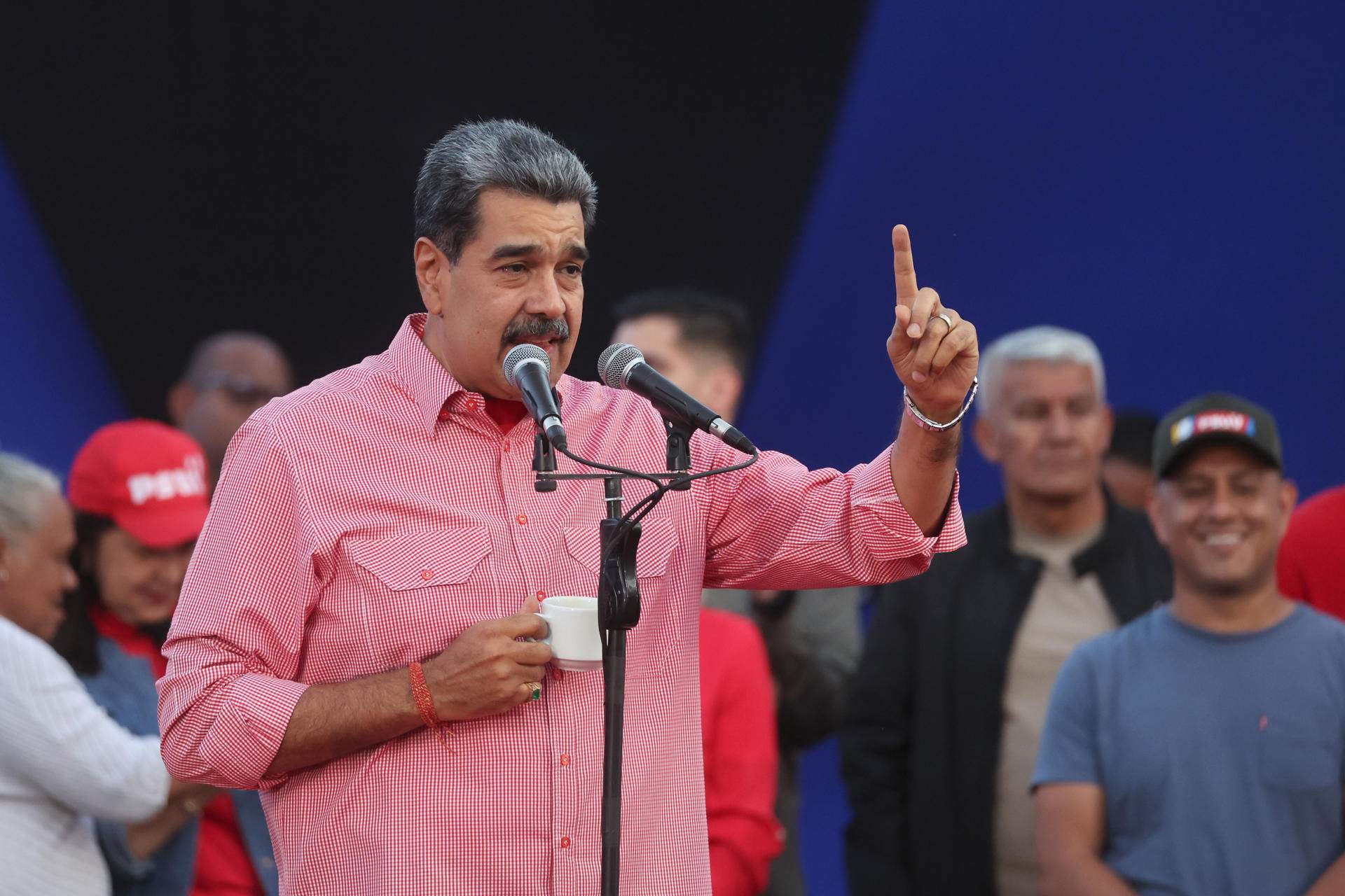 FAA opozarja pilote na previdnost zaradi povečane vojaške aktivnosti v Venezueli