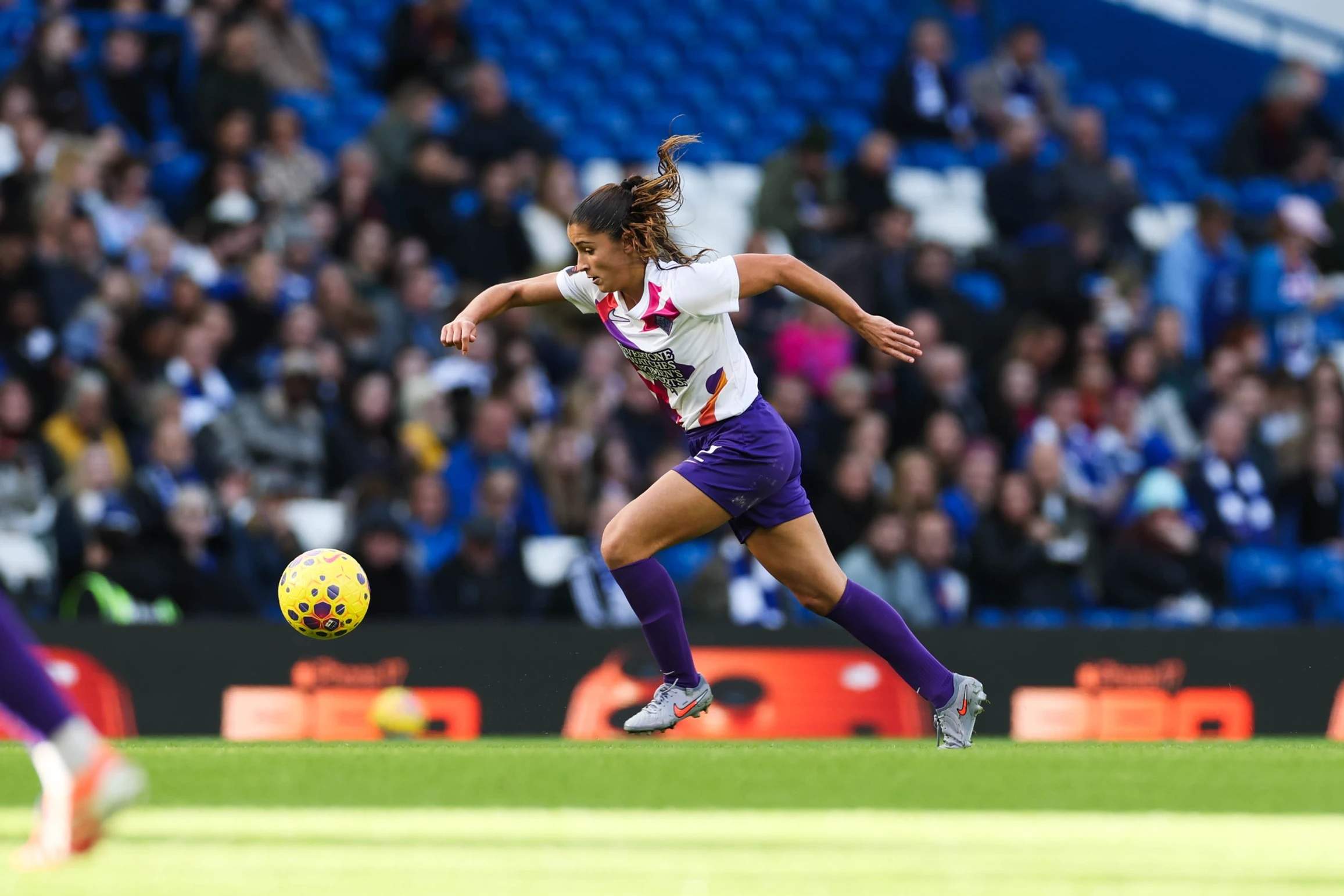 Jana Fernández: "La liga inglesa femenina es la mejor, pero le falta el mejor equipo: el Barça"