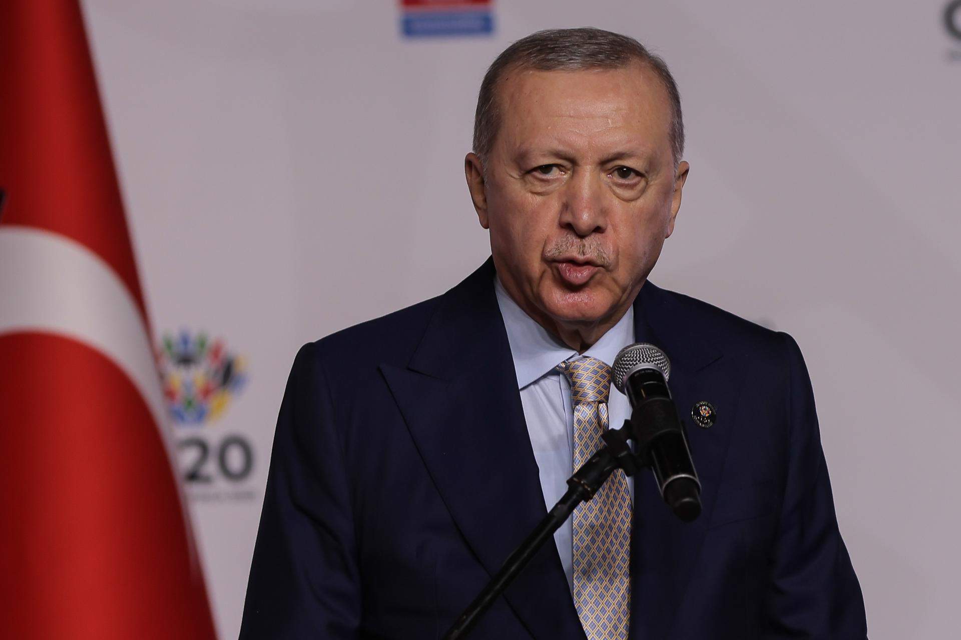 Erdogan ofereix a Putin el suport de Turquia per facilitar un acord de pau a Ucraïna