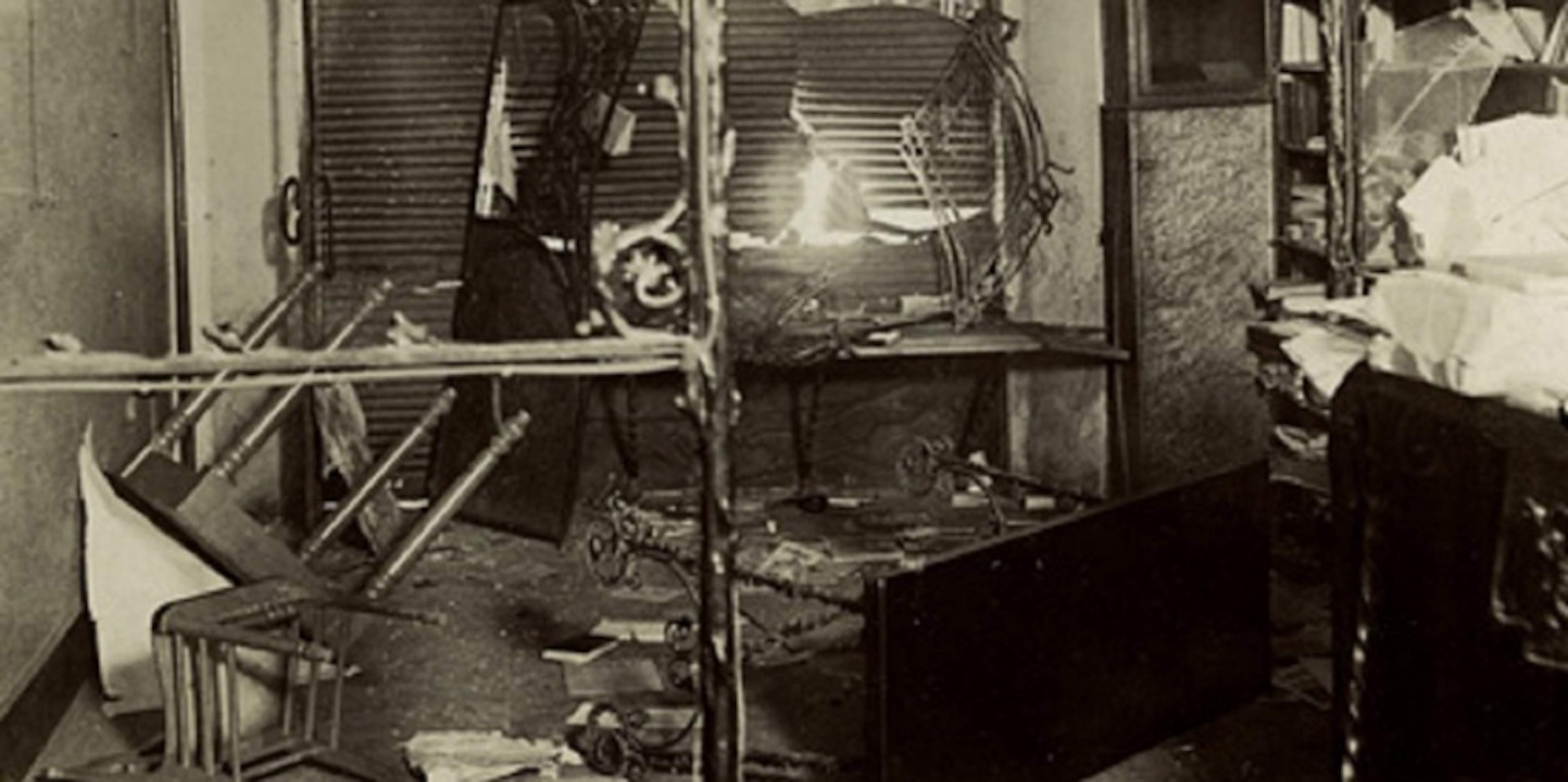 Un grupo de militares españoles asaltan el semanario satírico catalán ‘¡Cu-Cut!’