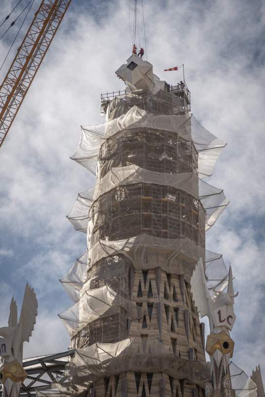 braç horitzontal torre jesus sagrada familia pep daude (7)