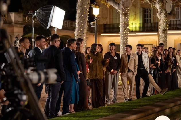 Dulceida con algunos de los concursantes en la grabación / X Dulceida con algunos de los concursantes en la grabación / X